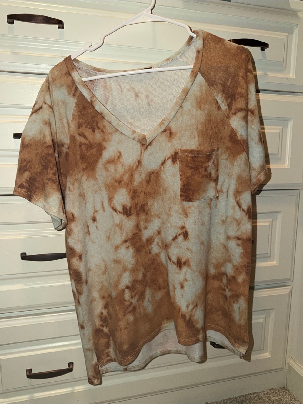 JODIFL Brown and Cream Tie-Dye V-Neck Short Sleeve Tee